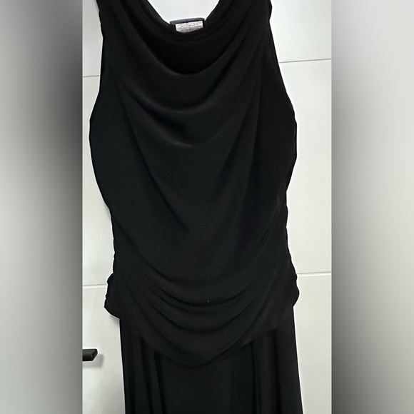 Women’s Sleeveless Dress - Picture 2 of 4